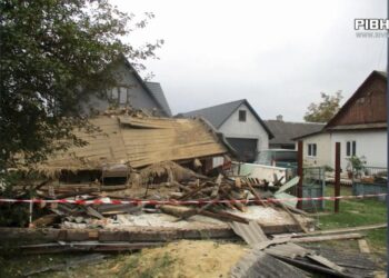 Правоохоронці встановили, в будинку у Сарнах вибухнув газ (ВІДЕО)