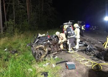 Рятувальники витягали загиблого в ДТП водія із понівеченого авто