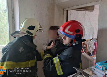 Самі вдома: на Дніпропетровщині хлопчик випав з вікна, другий малюк залишився замкнутий у квартирі |   — новости Днепра