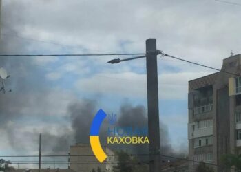 У Новій Каховці прогриміли вибухи, піднявся чорний дим