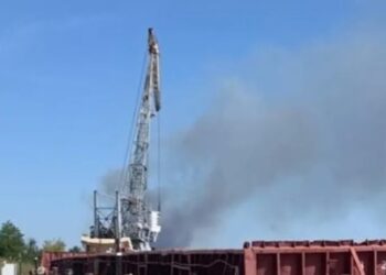 Горить склад БК і техніка окупантів: ймовірне попадання в районі Антонівського мосту на Херсонщині