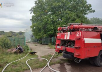 У Хмельовому зайнялися речі у приватному будинку