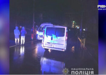 У Рівному під колесами автомобіля загинув пішохід (ВІДЕО)