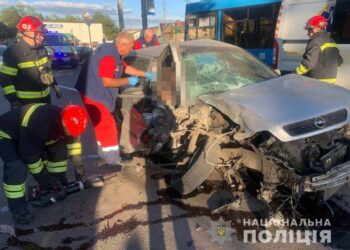 У Рівному поліцейські відкрили кримінальне провадження за фактом потрійної ДТП
