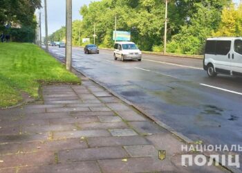 У Рівному жінку збив невідомий велосипедист