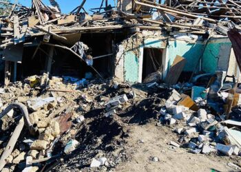 В запорізькому селі ворожа ракета зруйнувала будинок, де мешкають переселенці (Фото)