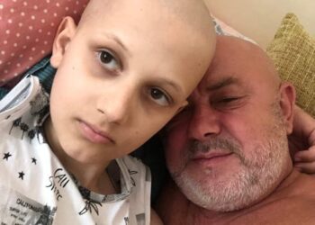 Відомий рівненський музикант просить врятувати онука