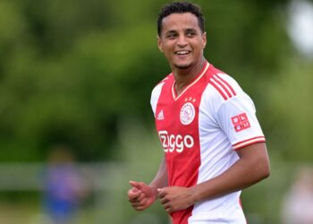 В Нидерландах сожгли автомобиль полузащитнику «Аякса» (28 сентября 2022 г.) — Новости футбола