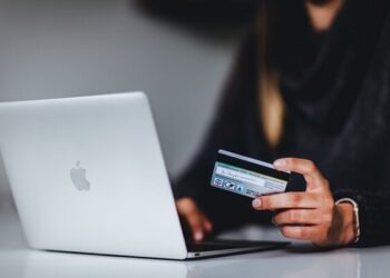 Зросла кількість шахрайських сторінок у Facebook, де грабують українців під виглядом виплат – Новини Кам’янське