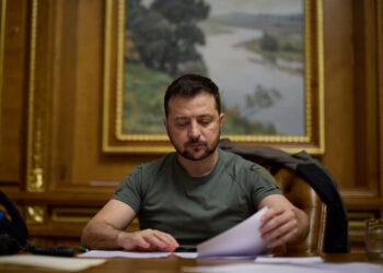 Брат Путіна, Кабаєва та низка олігархи: Зеленський увів у дію рішення РНБО про санкції | Новини Політики