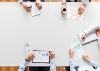 Чи може платник, який обрав спрощену систему оподаткування за ставкою 2 відсотки, обрати іншу ставку протягом року?