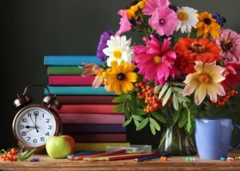 День вчителя: найкращі привітання та побажання у віршах та прозі