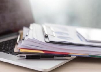 Який документ надається платнику податковим органом для підтвердження скасування повідомлення-рішення про сплату податку на нерухоме майно?