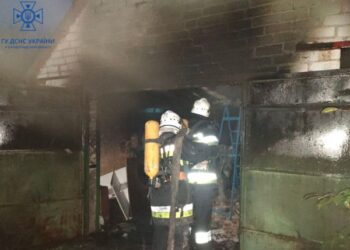 Кіровоградщина: У Павлиші зайнявся гараж з іномаркою