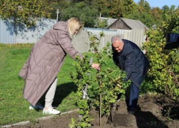 Кіровоградщина: У Знам’янці висадили Алею калини (ФОТО)