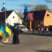 Коридором пошани жителі Демидівської громади зустріли тіло загиблого Героя Михайла Бодака (ФОТО)