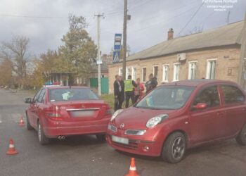 Кропивницький: На Кущівці зіткнулися іномарки