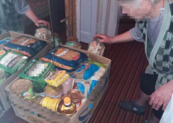 У 75-річної рівнянки вкрали продукти