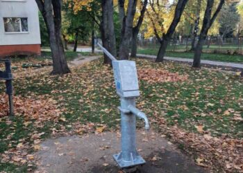 У Тернополі на масиві «Східний» замінили колонку-качалку