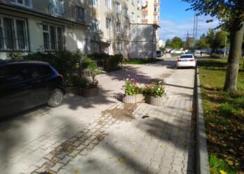 У Тернополі на просп. Злуки демонтують шість технічних засобів регулювання дорожнього руху та металеву огорожу