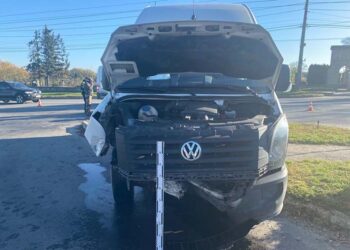 У Тернополі зіткнулись два автомобілі: фото — Тернопільські новини