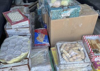 Учні Підзамчівського Ліцею, що на Рівненщині передали військовим випічку (ФОТО)