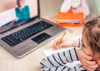 В Україні школам рекомендували перейти на дистанційне навчання до 14 жовтня