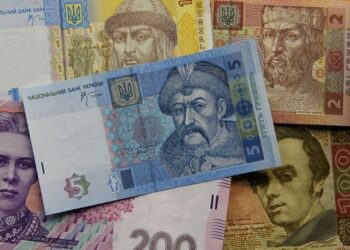 Виведуть старі купюри: що робити з паперовими гривнями