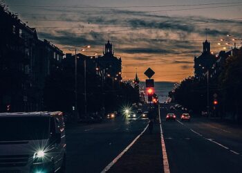 Запоріжжя економить: як виклядає місто у сутінках (Фото)