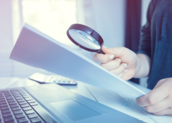 Дії податкового органу у разі надходження відомостей із ЄДР про проведення спрощеної процедури припинення юридичної особи в результаті її ліквідації?