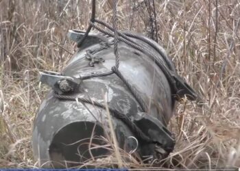 Як на Черкащині піротехніки знешкоджують ракету (ВІДЕО)