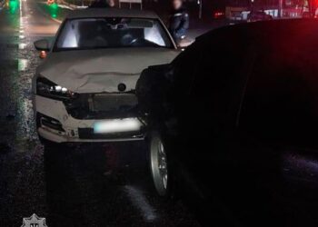 Кропивницький: На Ковалівці зіштовхнулися дві іномарки