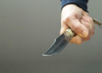 На Одещині чоловік ударив дружину ножем і підпалив свій будинок — Новини Одеської області