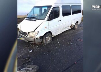 На Здолбунівщині автомобіль врізався у кортеж, який віз загиблого воїна (ВІДЕО)