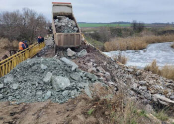 В Херсонской области восстановили один из взорванных рашистами мостов через Ингулец