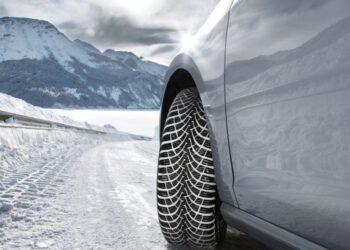 Рівненські патрульні нагадують про заміну літніх шин на зимові