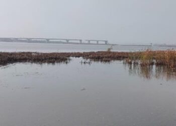 Антонівський міст частково зруйнований