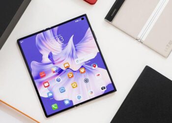 Следом за Mate 50: складной смартфон Huawei Mate Xs 2 получит поддержку спутниковой связи