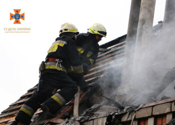 У Дніпрі спалахнув 2-поверховий житловий будинок | — новости Днепра
