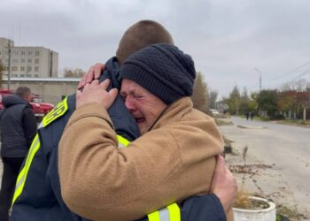 У Херсон повернулись рятувальники: їх зустріли тепло місцеві мешканці — Новини Херсонщіни