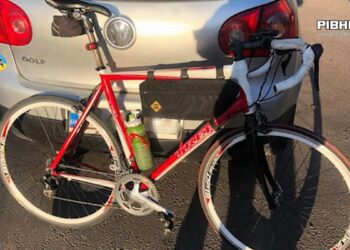 У Рівному велосипед не поділив дорогу з легковиком (ВІДЕО)