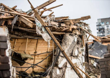 В ДніпрОВА показали, як виглядає житловий квартал Дніпра після удару ракети (ФОТО) |   — новости Днепра