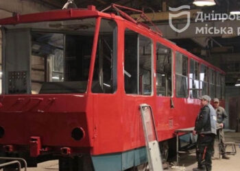 Виглядають як нові: у Дніпрі капітально ремонтують трамваї та тролейбуси | — новости Днепра