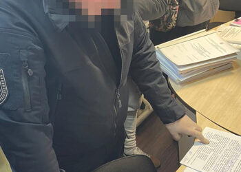 Запорізький прокурор попався на хабарі у 2000 доларів (Фото)