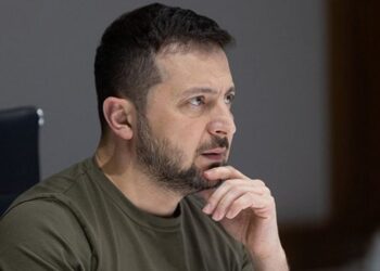 Зеленський просить Раду продовжити воєнний стан та мобілізацію | Новини Політики