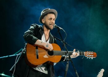 Зігріє серце та здивує: у Рівному з благодійним концертом виступить Сергій Асафатов