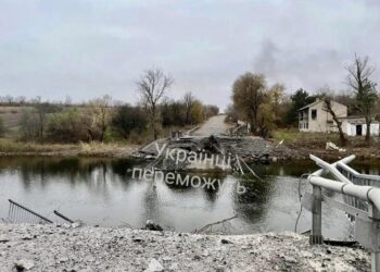 Дорожники спільно з волонтерами відновлюють зруйновані мостові переїзди на трасі Мар’янське-Берислав — Новини Херсонщіни
