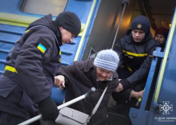 Хмельницькі рятувальники допомагають переселенцям з Херсона — Новини Херсонщіни