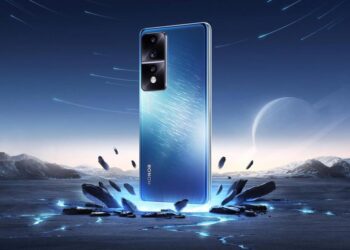Honor 80 GT: смартфон с чипом Snapdragon 8+ Gen 1, OLED-экраном на 120 Гц и камерой Sony IMX800 на 50 МП за $473