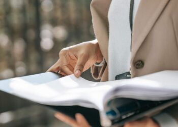 Як оподатковується спадщина, отримана фізичною особою-резидентом від фізичної особи-нерезидента?